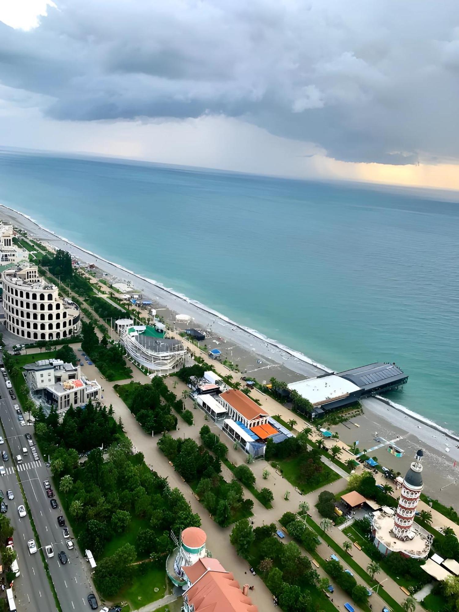 Luxury Orbi City Sea View Aparthotel Batumi Eksteriør billede