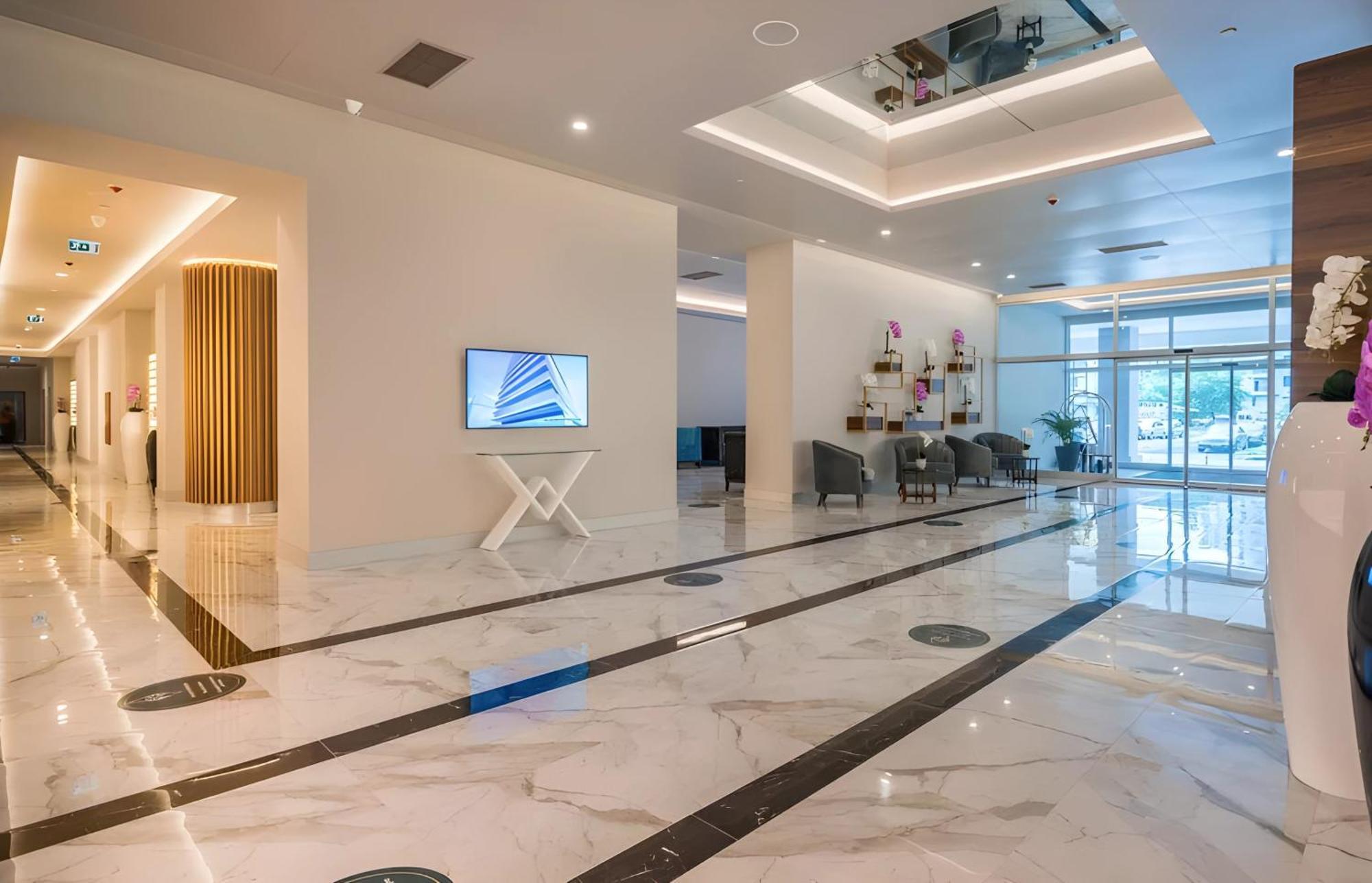 Luxury Orbi City Sea View Aparthotel Batumi Eksteriør billede