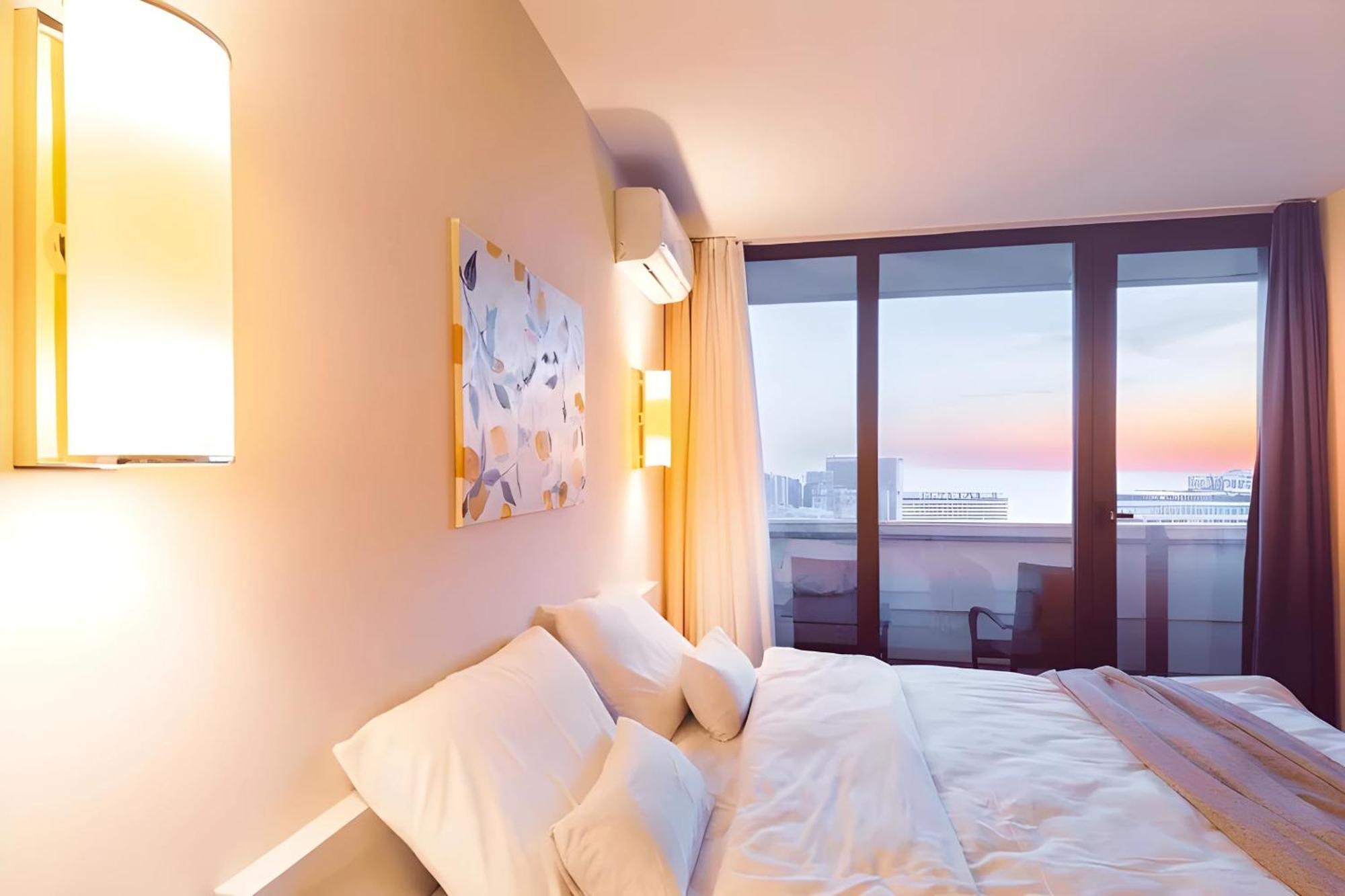 Luxury Orbi City Sea View Aparthotel Batumi Eksteriør billede